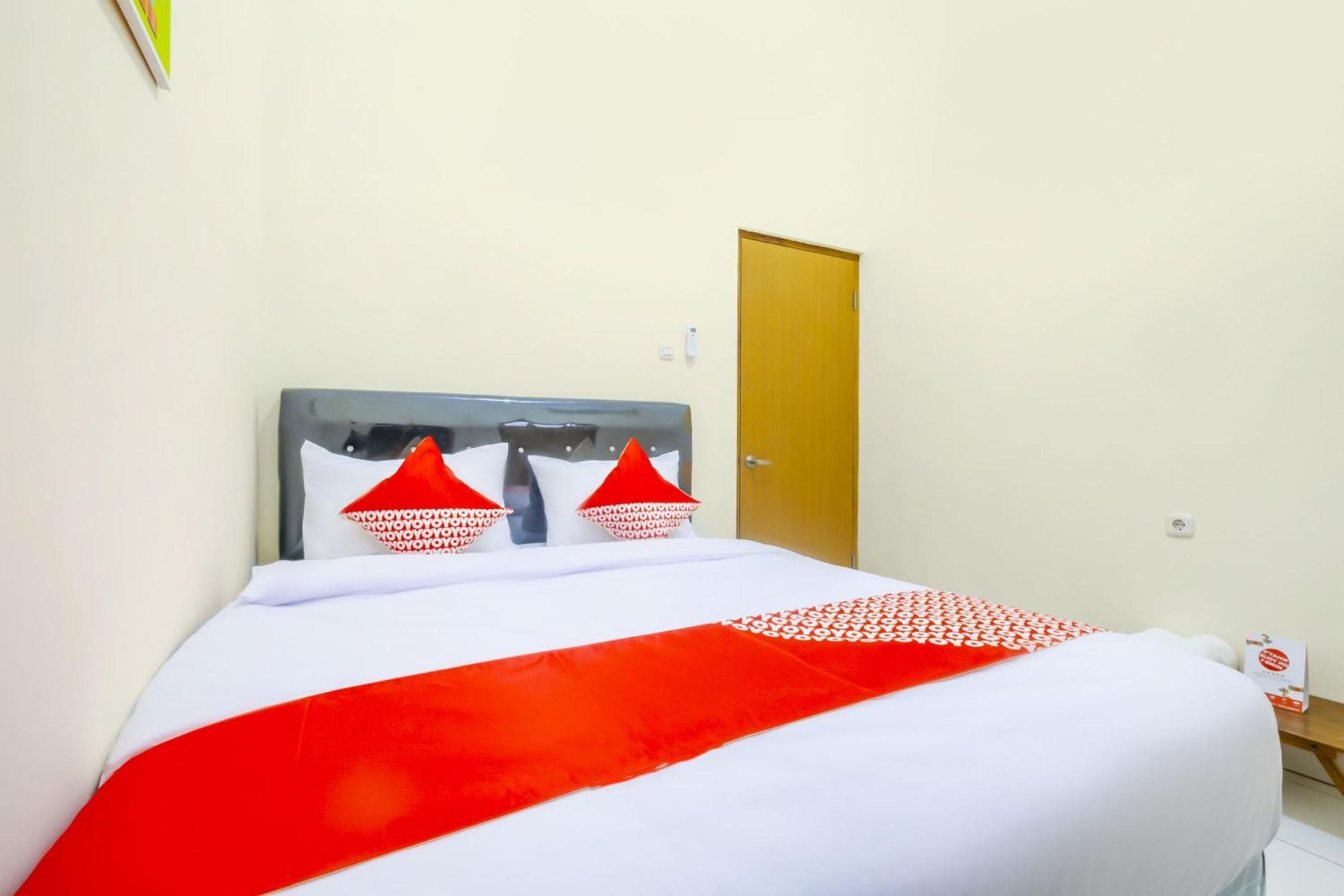 Hotel O Syariah Tasikmalaya Near Universitas Siliwangi Formerly Siliwangi Guest House Екстер'єр фото