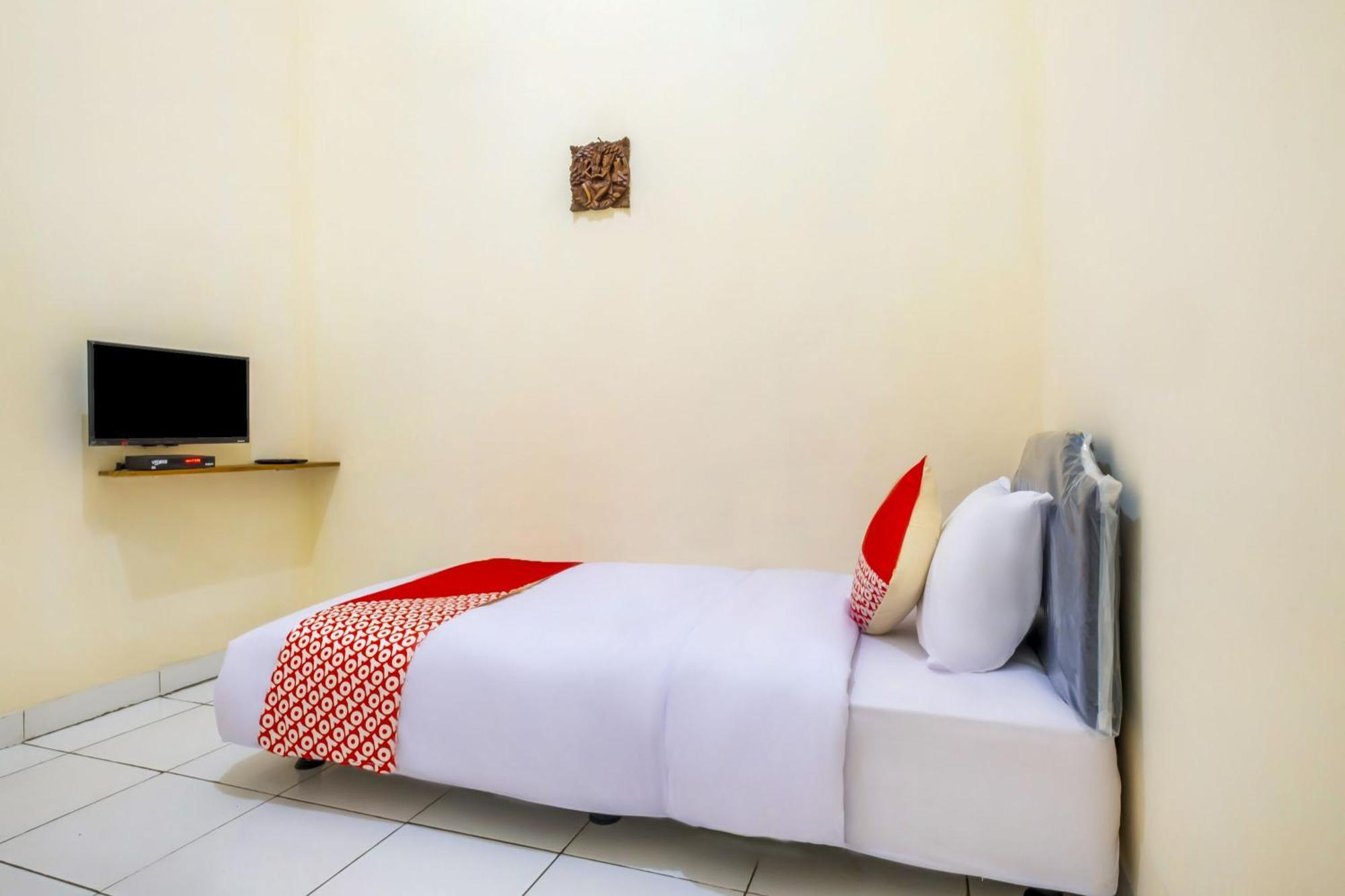 Hotel O Syariah Tasikmalaya Near Universitas Siliwangi Formerly Siliwangi Guest House Екстер'єр фото